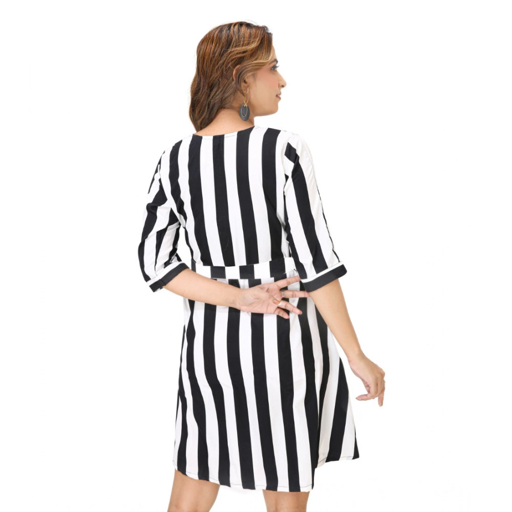 Vaystra Crep Striped Short Sleeve Dress – Black-White