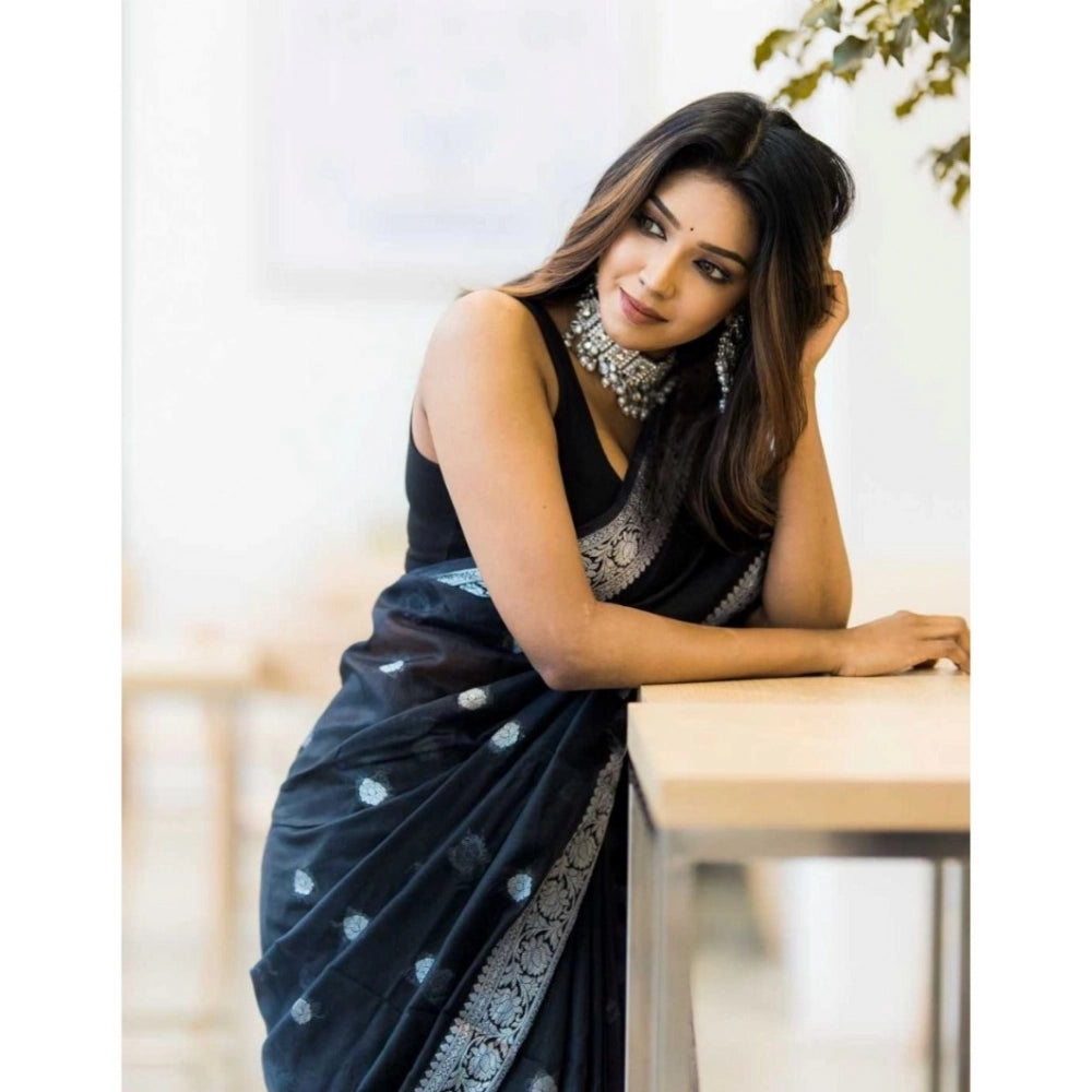 Vaystra Cotton Printed Saree With Unstitched Blouse 5.5Mtr – Black
