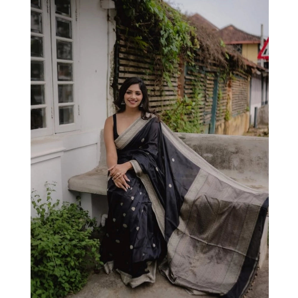 Vaystra Silk Printed Saree With Unstitched Blouse 5.5Mtr – Black