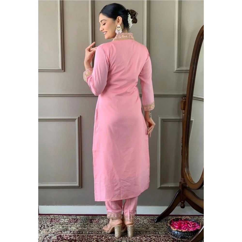 Vaystra Roman Silk Embroidery 3-4th Sleeve V-Neck Kurti With Pant Dupatta Set – Pink